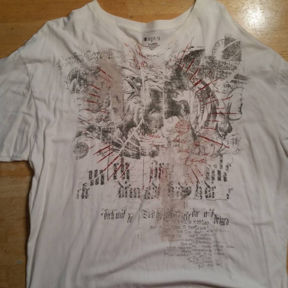 Apt. 9 V-Neck Graphic Tee Shirt